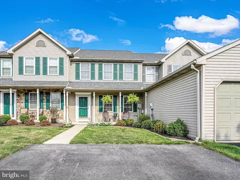 581 Wood Duck Dr, Manheim, PA 17545