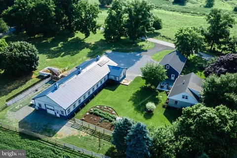 238 Snake Ln, Kinzers, PA 17535