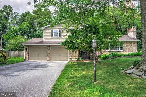 153 Skyline Dr, New Holland, PA 17557