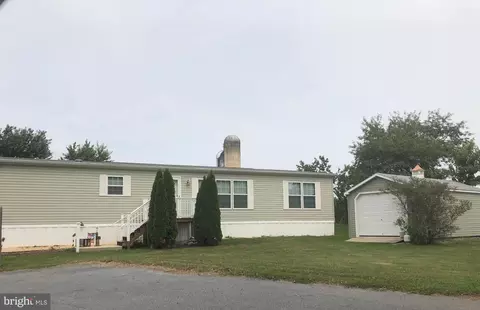 200 W Burkholder Dr #13, Lititz, PA 17543 photo 2