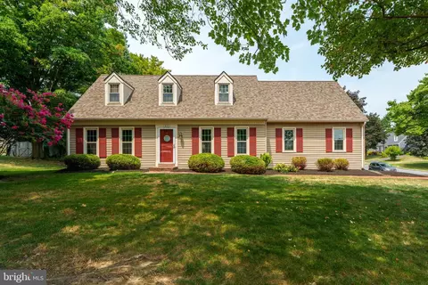 818 E Jefferson Ct, Lancaster, PA 17602