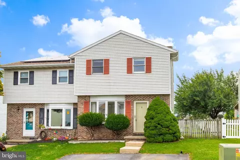 274 Riverview Dr, Ephrata, PA 17522