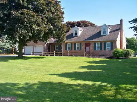 3069 Irishtown Rd, Ronks, PA 17572