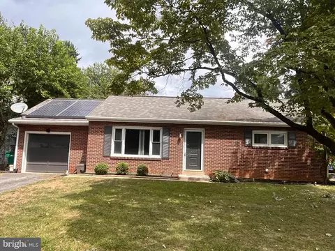1419 Glen Moore Cir, Lancaster, PA 17601