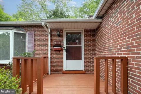 18 Willis Ln, Lancaster, PA 17602