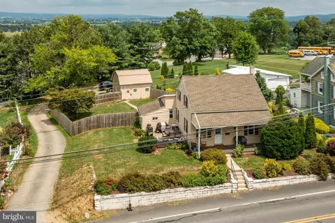 1257 E Newport Rd, Lititz, PA 17543 photo 3