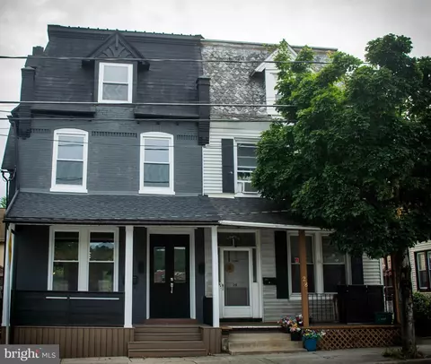 26 Main St, Denver, PA 17517