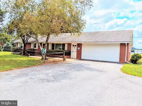 5266 Denlinger Rd, Gap, PA 17527