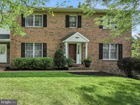 23 Canterbury Ct, Lititz, PA 17543