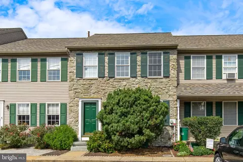 767 Knoll Dr, Mount Joy, PA 17552