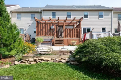 81 Robinhill Dr, Lititz, PA 17543 photo 8