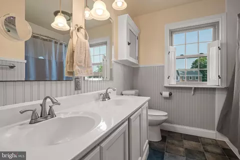 81 Robinhill Dr, Lititz, PA 17543 photo 6