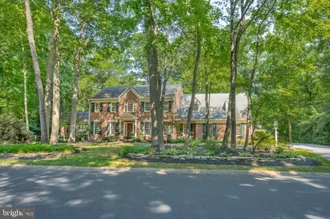 1054 Hunters Path, Lancaster, PA 17601