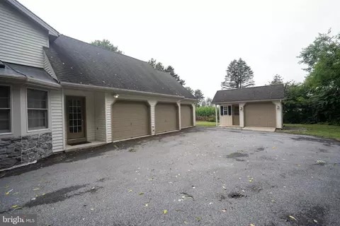 1007 Rebecca Dr, Lititz, PA 17543 photo 5