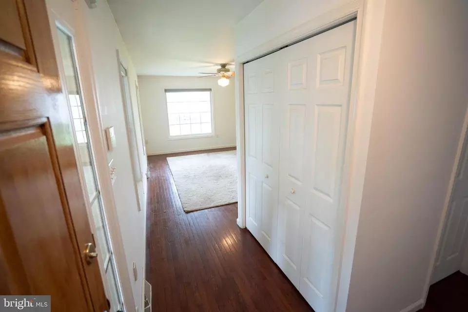 Entry Way - 1007 Rebecca Dr, Lititz, PA 17543 photo 3 of 8