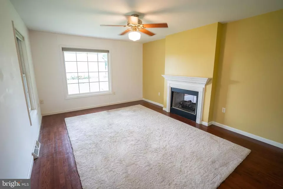 Living - 1007 Rebecca Dr, Lititz, PA 17543 photo 1 of 3
