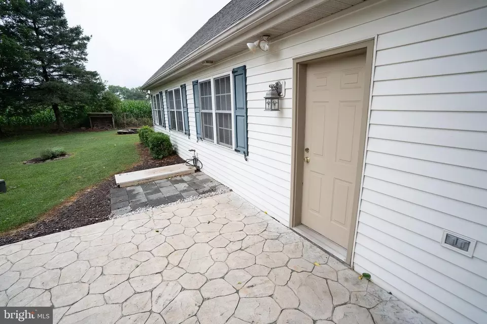 Exterior - 1007 Rebecca Dr, Lititz, PA 17543 photo 7 of 7