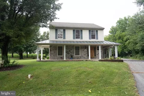 Exterior - 1007 Rebecca Dr, Lititz, PA 17543 photo 1 of 7