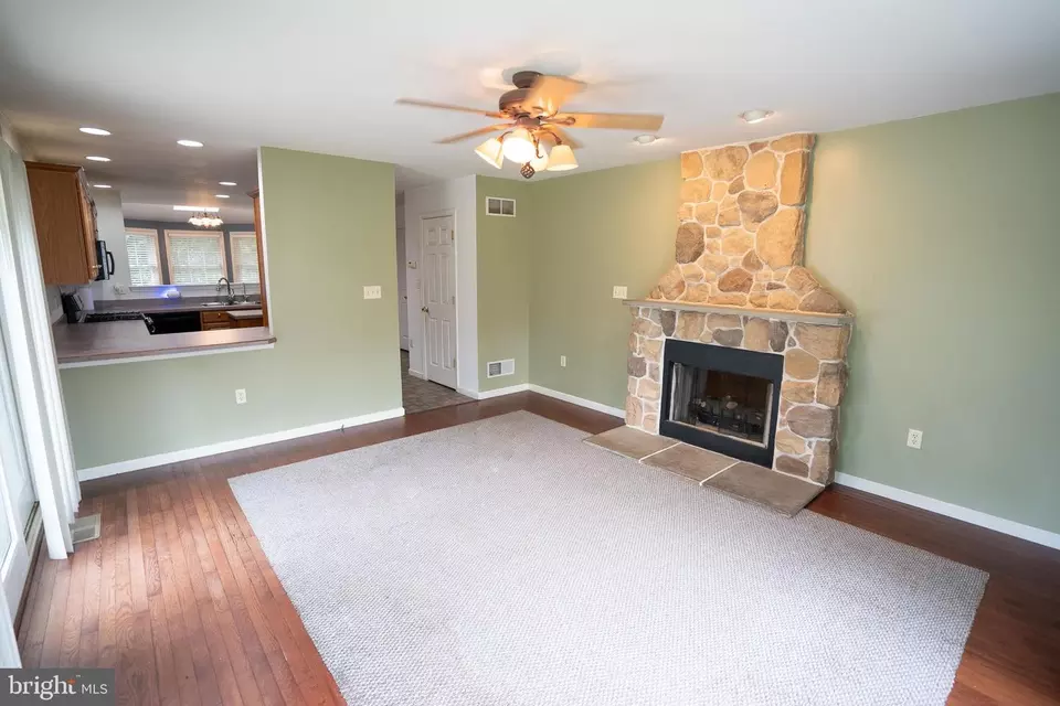 Living - 1007 Rebecca Dr, Lititz, PA 17543 photo 3 of 3
