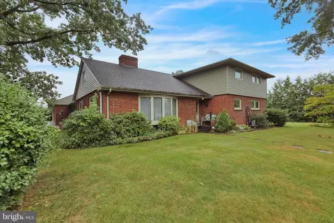 114 Brubaker Rd, Lititz, PA 17543