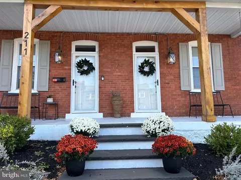 211 E Walnut St, Ephrata, PA 17522