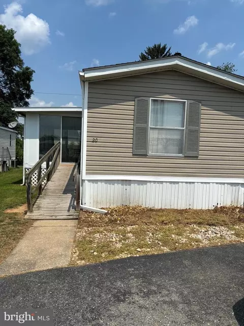 20 Penn Court Dr, Mount Joy, PA 17552