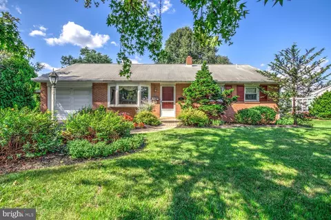 108 Haskell Dr, Lancaster, PA 17601