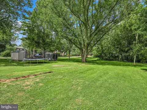 Exterior - 203 Leaman St, Lititz, PA 17543 photo 3 of 5