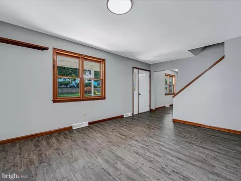 Living - 203 Leaman St, Lititz, PA 17543 photo 4 of 4