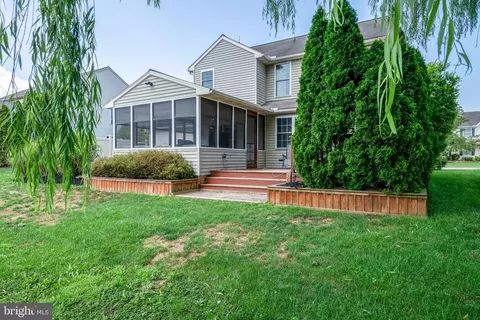 Exterior - 227 Deerfield Ln, Lititz, PA 17543 photo 7 of 7