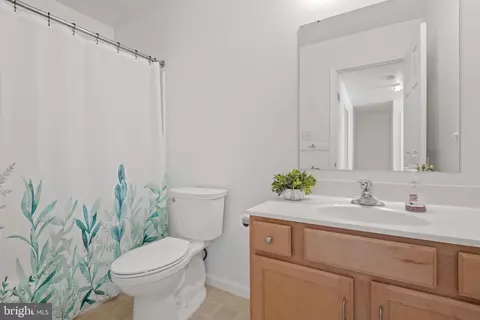 Bath - 227 Deerfield Ln, Lititz, PA 17543 photo 1 of 1