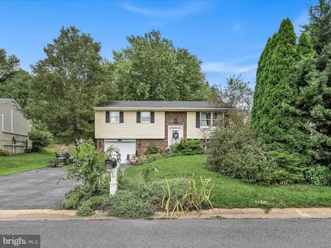 3189 Thornapple Dr, Lancaster, PA 17601