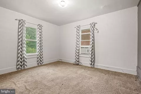 Bedroom - 140 Front St, Lititz, PA 17543 photo 1 of 5