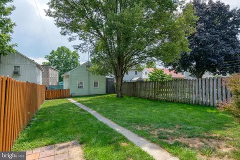 Exterior - 140 Front St, Lititz, PA 17543 photo 10 of 12