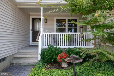 1023 Kent Gdns, Lititz, PA 17543 photo 2