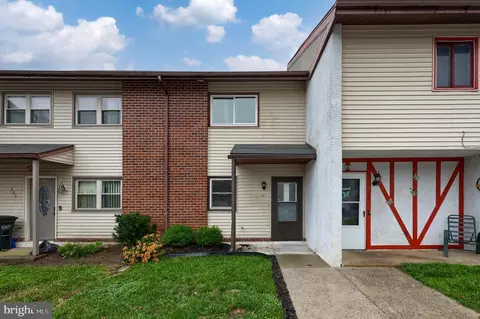 361 Greenland Dr, Lancaster, PA 17602