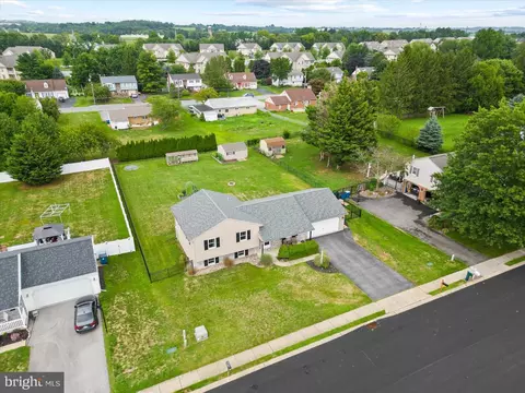 View/Area - 27 Silverleaf Dr, Mount Joy, PA 17552 photo 3 of 6