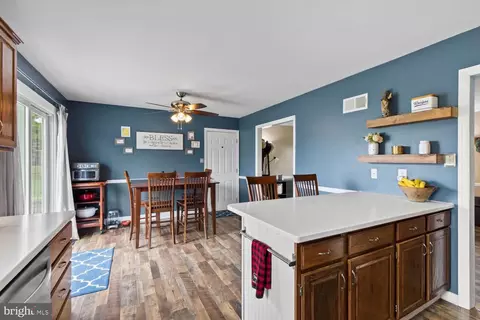Kitchen - 27 Silverleaf Dr, Mount Joy, PA 17552 photo 3 of 4