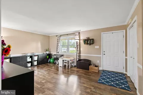 Entry Way - 27 Silverleaf Dr, Mount Joy, PA 17552 photo 1 of 4