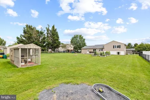 Exterior - 27 Silverleaf Dr, Mount Joy, PA 17552 photo 8 of 8