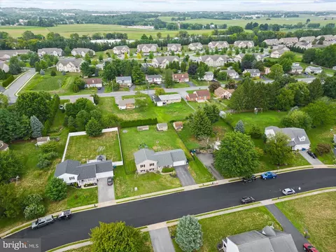View/Area - 27 Silverleaf Dr, Mount Joy, PA 17552 photo 4 of 6