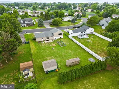 View/Area - 27 Silverleaf Dr, Mount Joy, PA 17552 photo 5 of 6