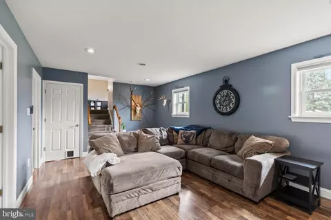 Entry Way - 27 Silverleaf Dr, Mount Joy, PA 17552 photo 4 of 4