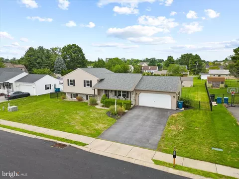 View/Area - 27 Silverleaf Dr, Mount Joy, PA 17552 photo 1 of 6