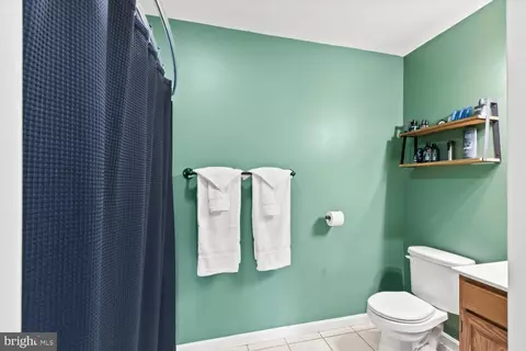 Bath - 27 Silverleaf Dr, Mount Joy, PA 17552 photo 2 of 2