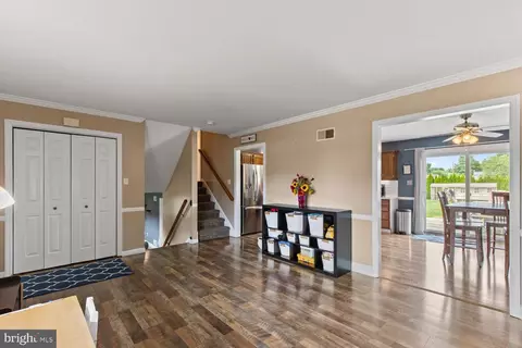 Entry Way - 27 Silverleaf Dr, Mount Joy, PA 17552 photo 2 of 4