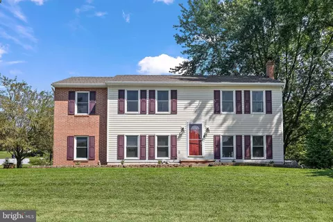31 N Pine Creek Dr, Gap, PA 17527