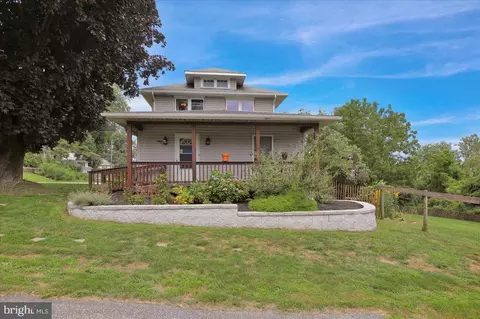 5339 Strasburg Rd, Kinzers, PA 17535