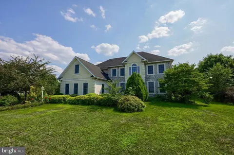 Exterior - 357 Wheatfield Dr, Lititz, PA 17543 photo 3 of 11