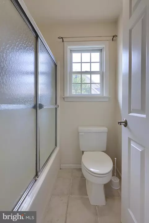 Bath - 357 Wheatfield Dr, Lititz, PA 17543 photo 6 of 6